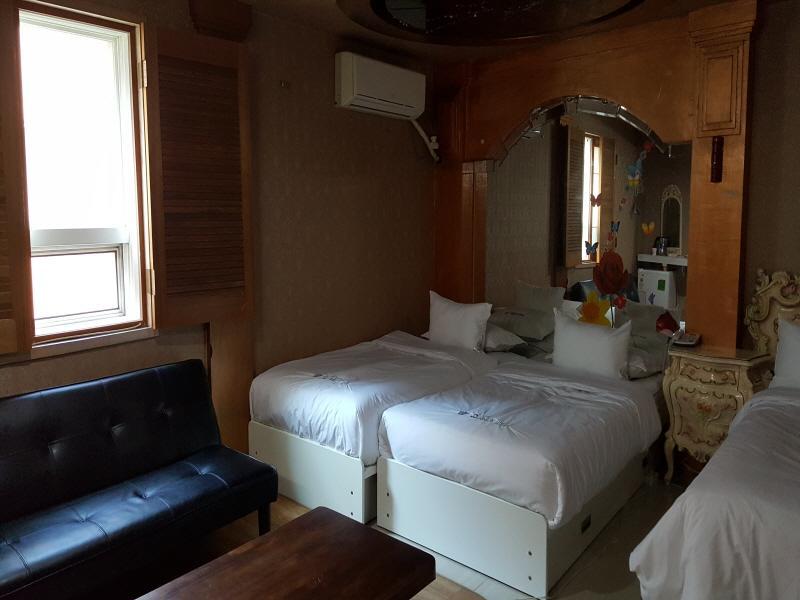 Hotel Queen Busan Exterior photo