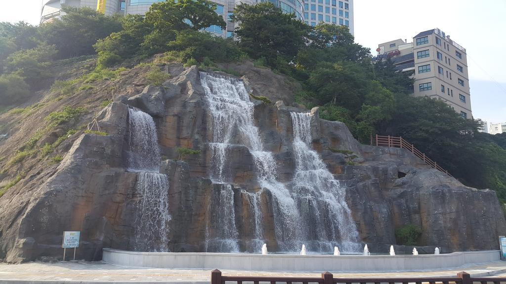 Hotel Queen Busan Exterior photo