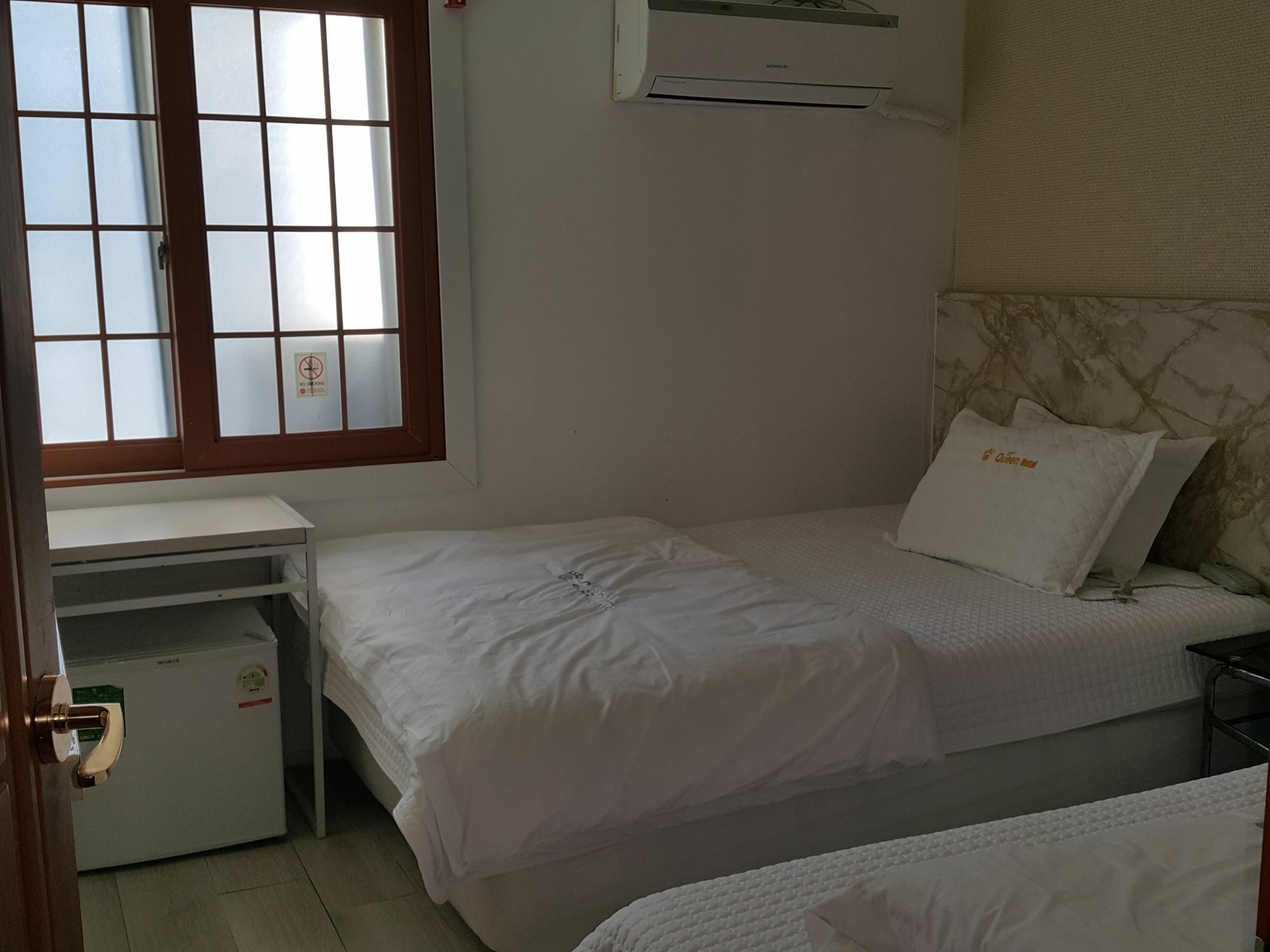 Hotel Queen Busan Exterior photo